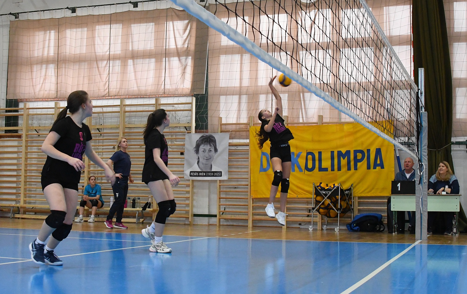 Röplabda városi diákolimpia döntő Fésűs Irén emlékére a Felsővárosban